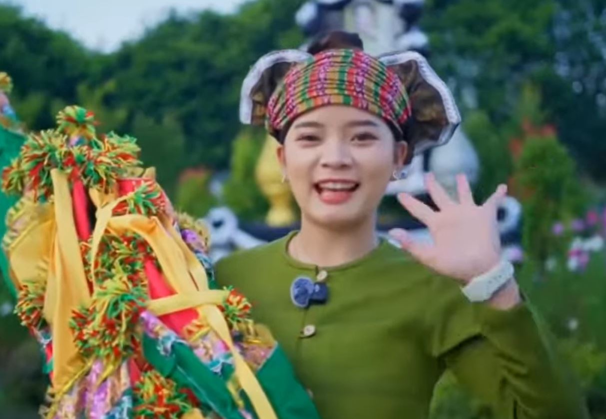 Selling Peacock Costumes