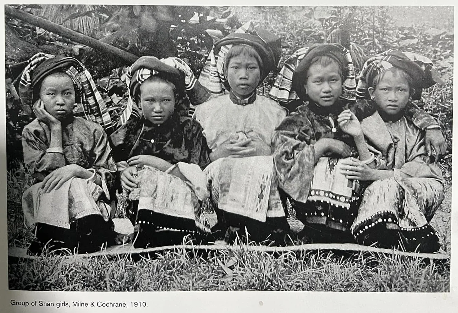 Historical Tai Nuea (Dai Le) Photographs
